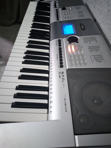 Yamaha PSR E403 Keyboard with Double X Stand