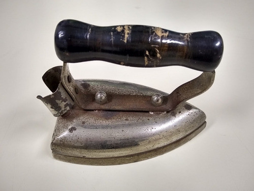Antique Cast Iron Flat Iron