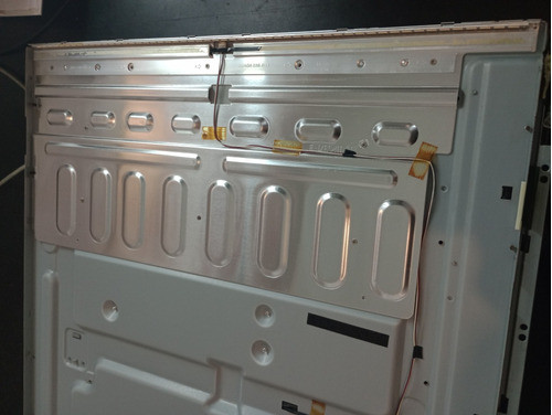 Una Tira De Leds Sanyo Lce39ih12 1