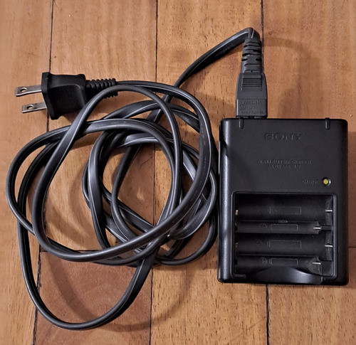 Cargador Sony De Pilas Aa / Aaa 0