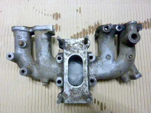Multiple Admision Toyota Hilux 1980 18r 2.0 Nafta 1