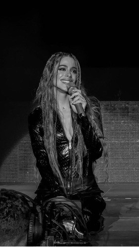 Tini Stoessel 40x70  Papel Fotofrafico Mate 1