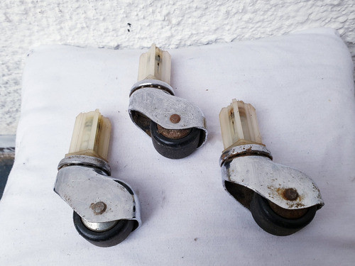 Lote 3 Ruedas Rotatorias Con Coraza Metalica. 1