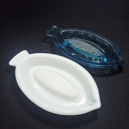 Juego De Ralladores De Manzana En Vidrio Prensado. 0