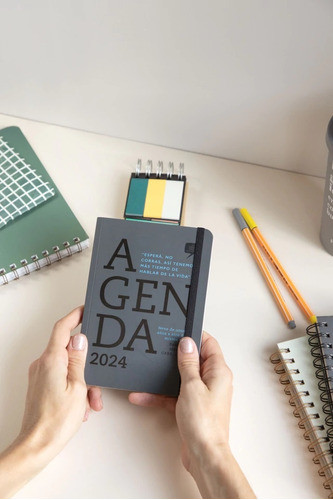 Agenda Neutra T. Blanda Negra Cosida 2024 1