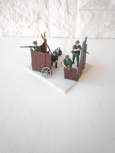 Tropas Alemanas En Cabaña Destruida Escala 1/35 1