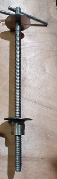 Tornillo Para Banco Carpintero En Rosca Cuadrada 1 Tornillo Para Banco Carpintero En Rosca Cuadrada 1