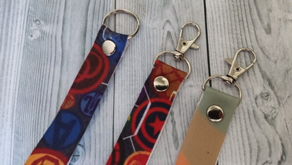 Llaveros Cinta A Color Con Aro Metálico 9cm Regalo Ideal 1 Llaveros Cinta A Color Con Aro Metálico 9cm Regalo Ideal 1