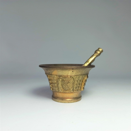 Pequeño Mortero Hecho En Bronce Completo. 0