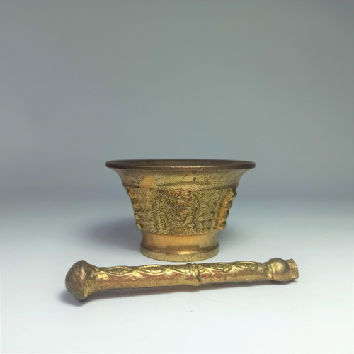 Pequeño Mortero Hecho En Bronce Completo. 1