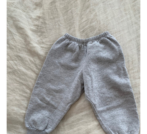 Joggin Gris Bebe Con Puño 12 Meses 0