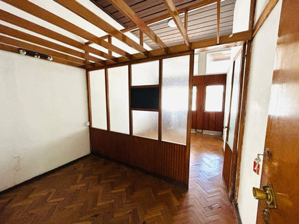 Alquiler Oficina Al Frente En Calle Rincón - Ciudad Vieja 1