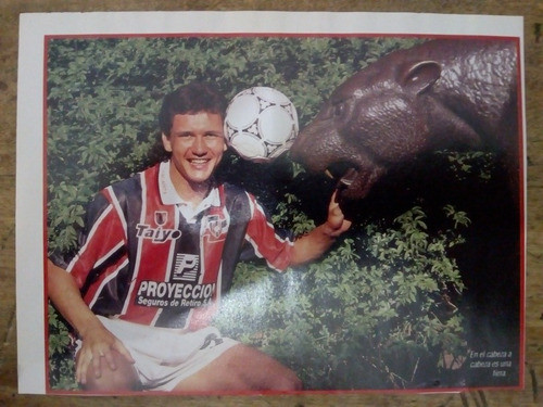 Recorte Chacarita Juniors De Carlos Leeb Jugador Delantero 0