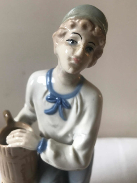 Estatuilla De Porcelana Morrinson 1 Estatuilla De Porcelana Morrinson 1