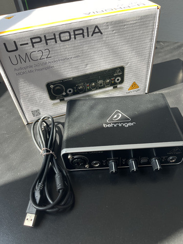 Interfaz De Audio Behringer U-phoria Umc22 2.ª  Gen 1