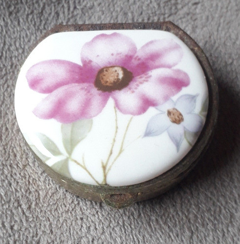 Antiguo Y Hermoso Pastillero De Cerámica Pintada Y Metal 0