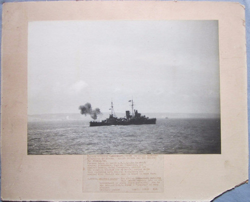 Foto Barco De Guerra Fotografía Oficial H.m.s. Crusier Orión 0