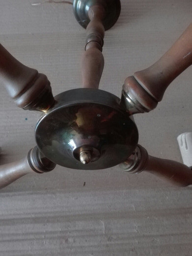 Araña De Bronce Y Madera. 1