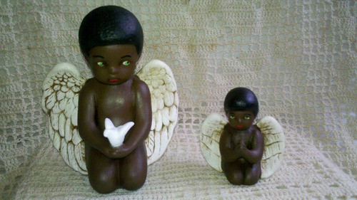 Ángel Negro Rezando Chico 8 Cm 1