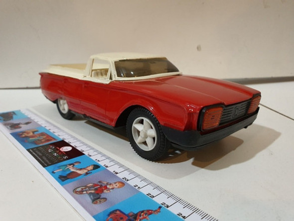 Antigua Camioneta  De 23 Cms De Largo 0