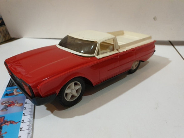 Antigua Camioneta  De 23 Cms De Largo 1