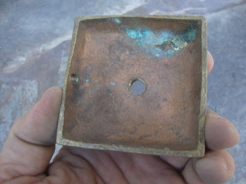 Antigua Base P/ Lampara Bronce 7,1 X 7,1 X 2,2 Alto - 250 Gr 1