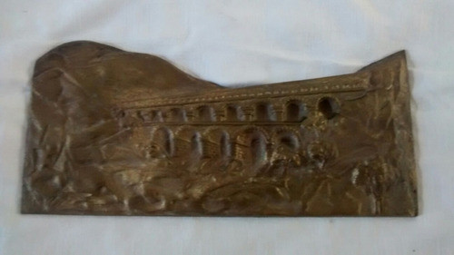 Plaqueta Antigua De Bronce De Un Acueducto Romano 0