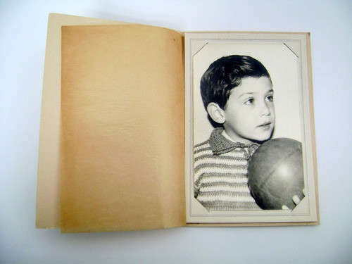 Antigua Foto Niño Con Pelota De Futbol En Carpeta 1960 Boedo 1