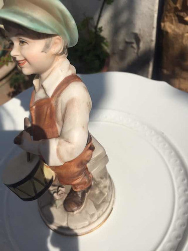 Figura Porcelana Niño Con Tambor 1