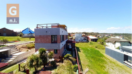 Casa En Piriápolis (punta Colorada) Ref.2335 0