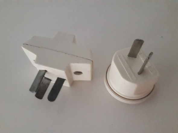 Adaptador   2 Patas Redondas A 3 Patas Planas  Pack X 2 Un 1 Adaptador   2 Patas Redondas A 3 Patas Planas  Pack X 2 Un 1