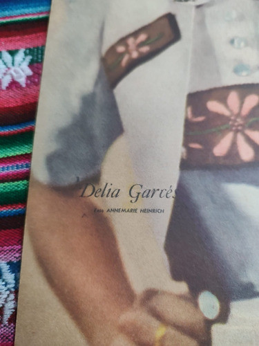 Antíguo Póster Lámina De Delia Garcés 1