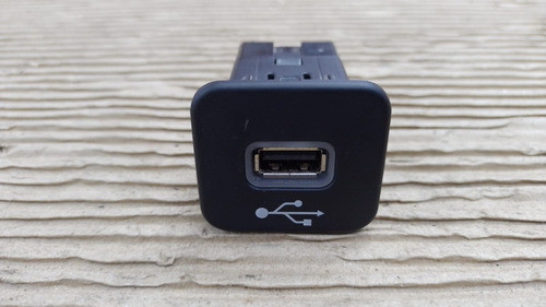 Entrada Usb Jeep Renegade 0