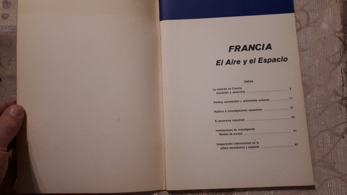 Francia - El Aire Y El Espacio - Embajada De Francia 1