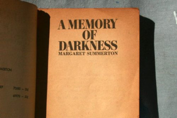 A Memory Of Darkness, Margaret Summerton (en Inglés) 1