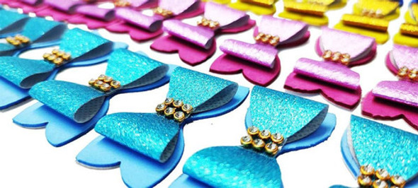 Kit50 Laços Adesivos P Glitter Pet Shop Banho Tosa Cão Gato 1 Kit50 Laços Adesivos P Glitter Pet Shop Banho Tosa Cão Gato 1