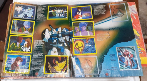 Album * Robotech Macross**  Tiene 100 Figuritas, 1