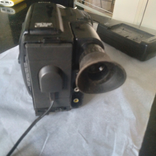 Filmadora Compact Random Assemble Vhs Gr-ax700,usada 1