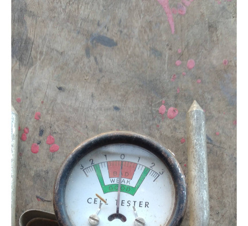 Antiguo Pincha Ratas Medidor De Baterias 1