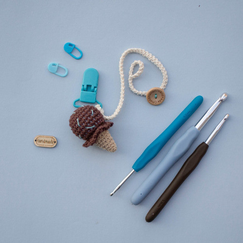 Portachupete Tejido Al Crochet (helado Celeste) 0