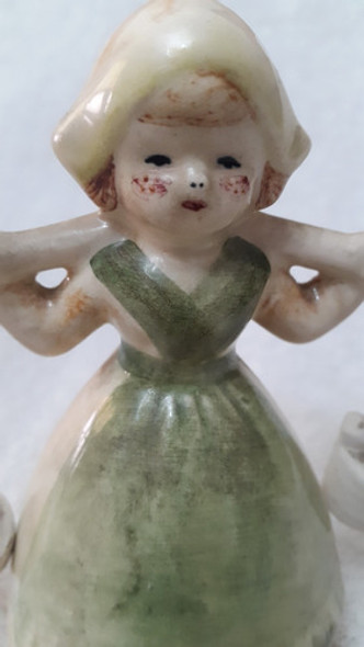 Figura Vintage De Porcelana -mujer Aguatera - 1