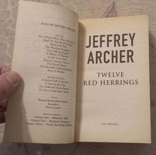 Twelve Red Herrings - Jeffrey Archer 1