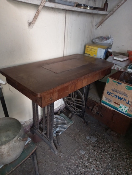 Maquina De Coser Antigua Pegasus Con Mueble 1