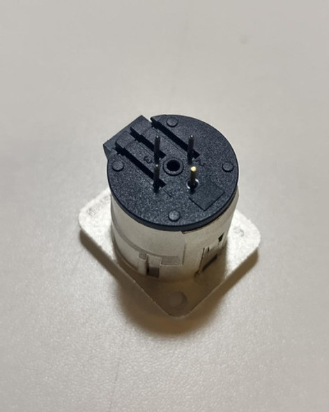 Conector Neutrik Nc3md-l-1 Xlr De Painel Original 0 Conector Neutrik Nc3md-l-1 Xlr De Painel Original 0