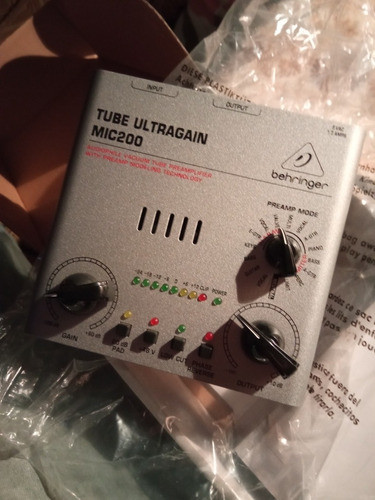 Behringer Tube Ultragain Mic 200. 0