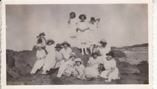 Punta Del Este 1922 Fotografia Rocas Personas Ropa De Epoca 0