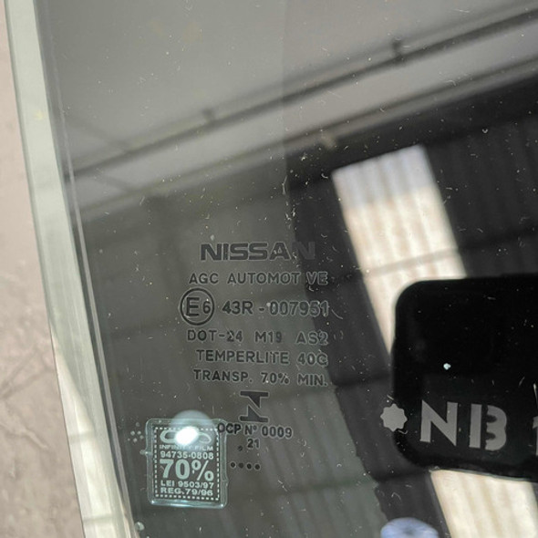 Vidro Porta Dianteira Esquerda Nissan Kicks 2022 Original 1