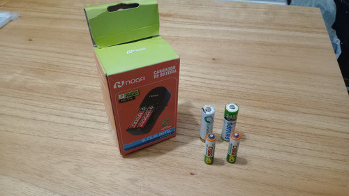 Cargador De Pilas Noganet + 4 Pilas Aaa Y Aa , En Caja. 0