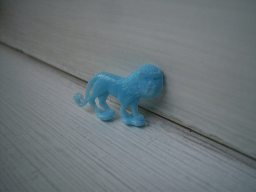 León Celeste . Cotillón Largo : 37 Mm 0