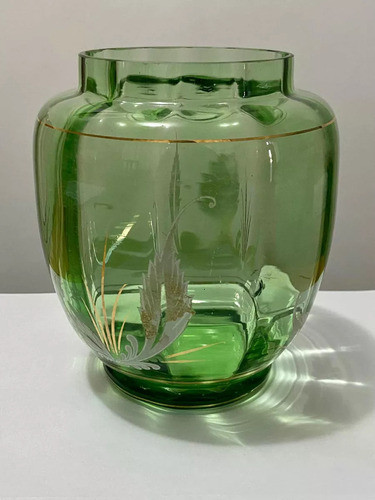 Vaso Antigo De Vidro Com Desenhos Cor Verde E Dourado 1